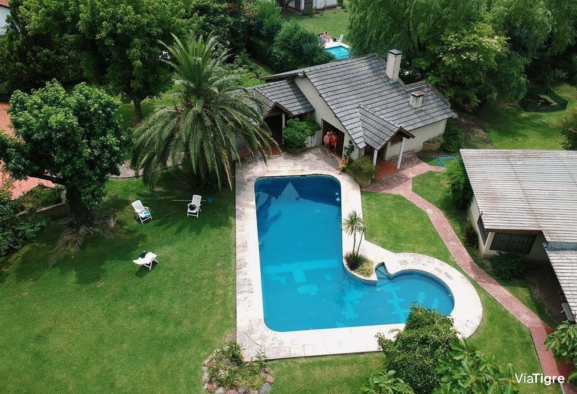 Casa 5 Amb Pileta Quincho Pádel Y 4 Lotes
