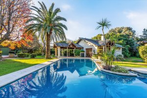 House for Sale in 4 Green Lots, Pool, BBQ, TIGRE