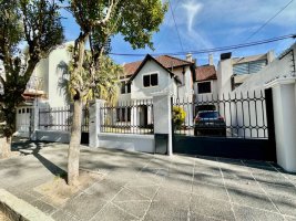 Alquiler Casa Olivos 4 Dormitorios Pileta Sauna