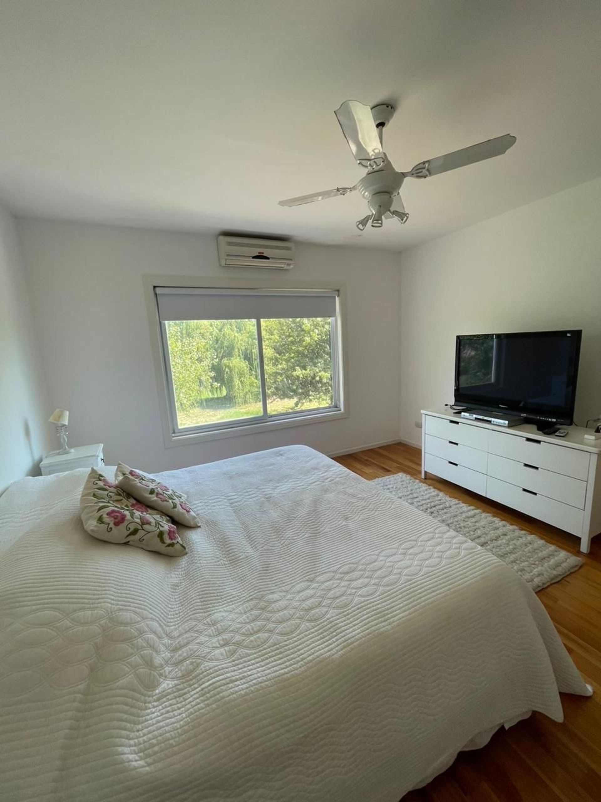 Casa 5 Amb Venta En Isla Del Este.quincho Amarra