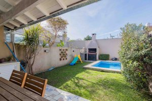 Duplex for sale in San Isidro, 3-4 rooms with garage