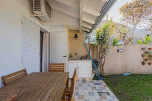 Duplex for sale in San Isidro, 3-4 rooms with garage