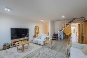 Duplex for sale in San Isidro, 3-4 rooms with garage