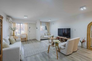 Duplex for sale in San Isidro, 3-4 rooms with garage