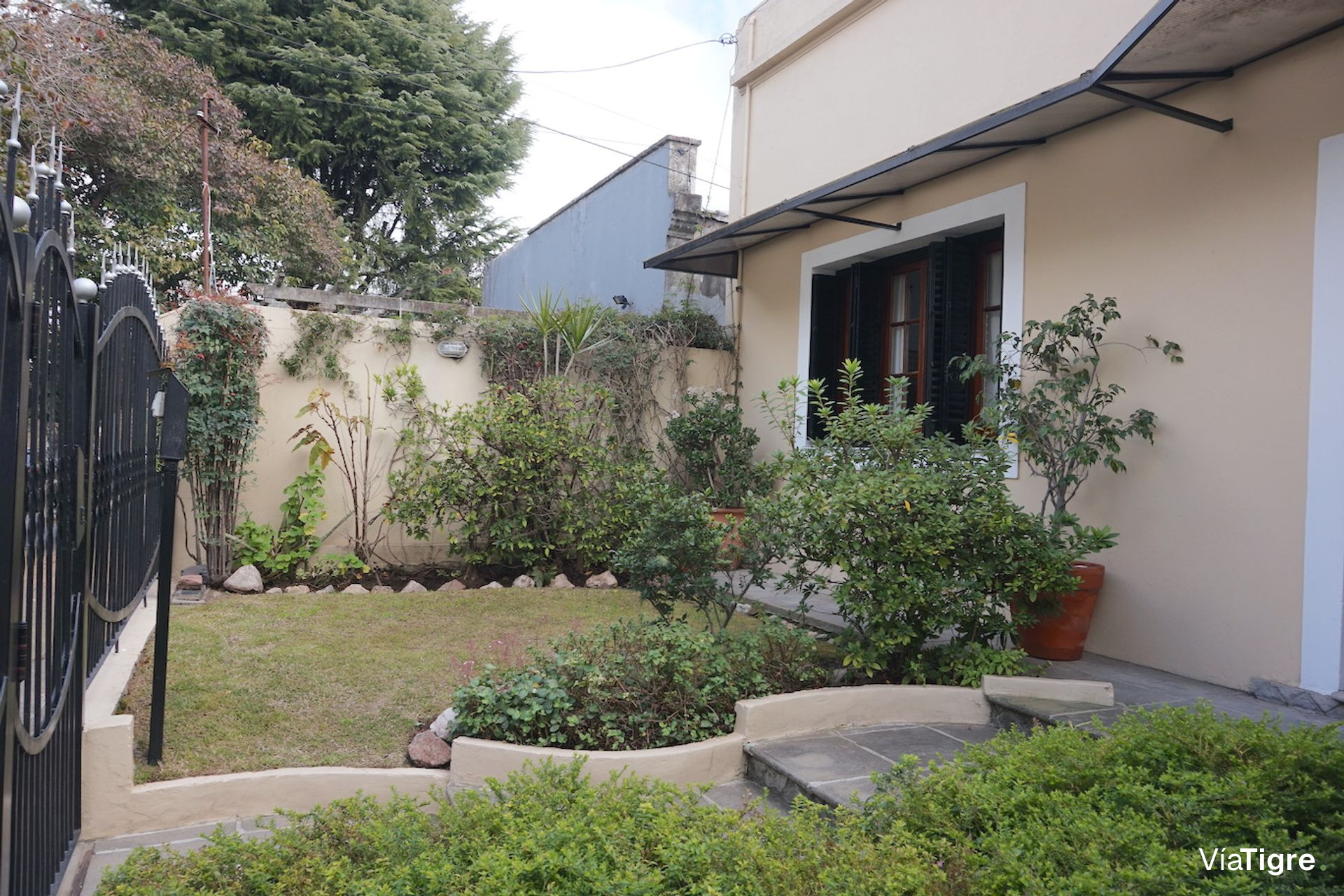 Casa 5 Amb En Venta En Florida Este Con Garage