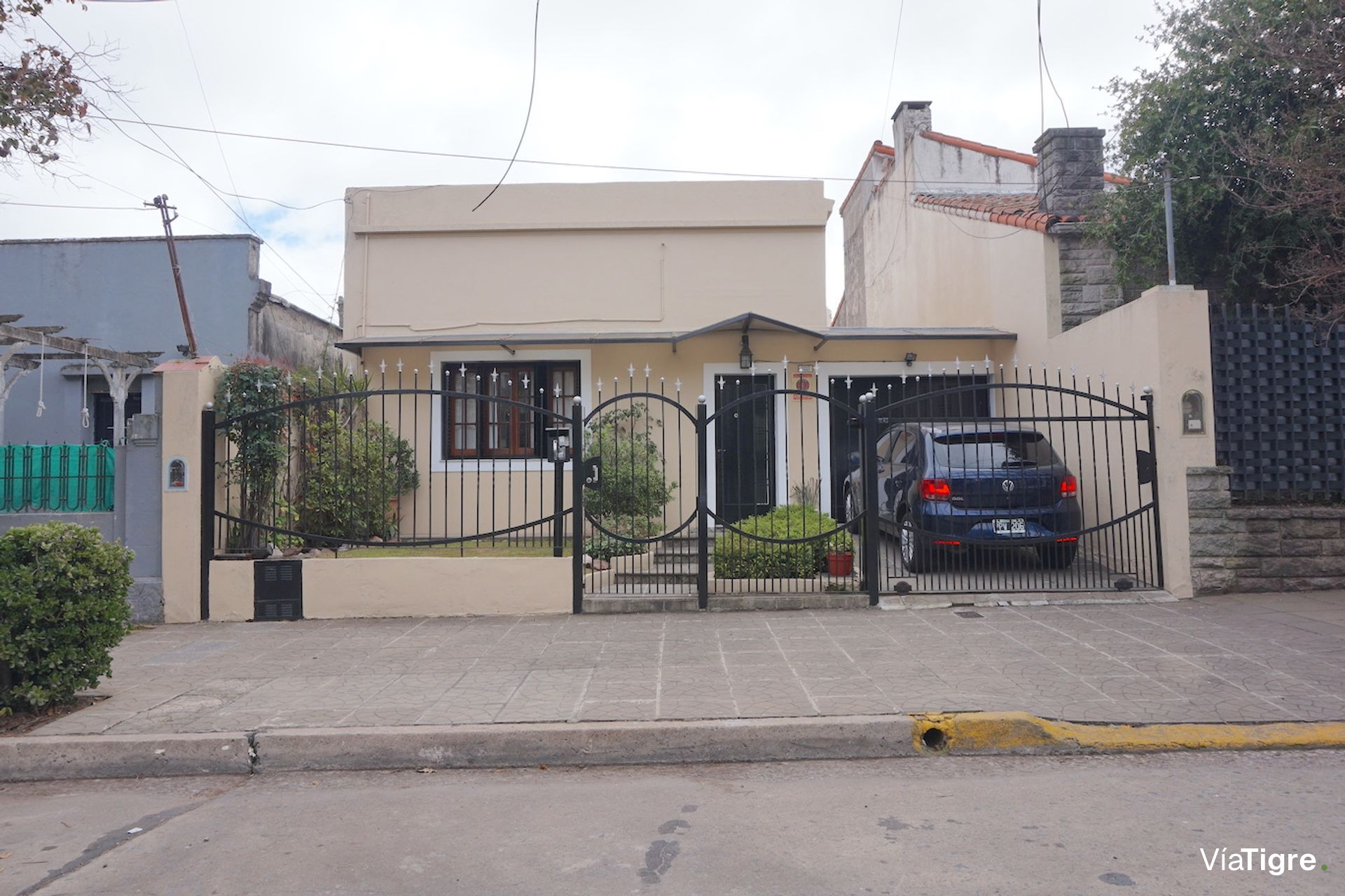 Casa 5 Amb En Venta En Florida Este Con Garage