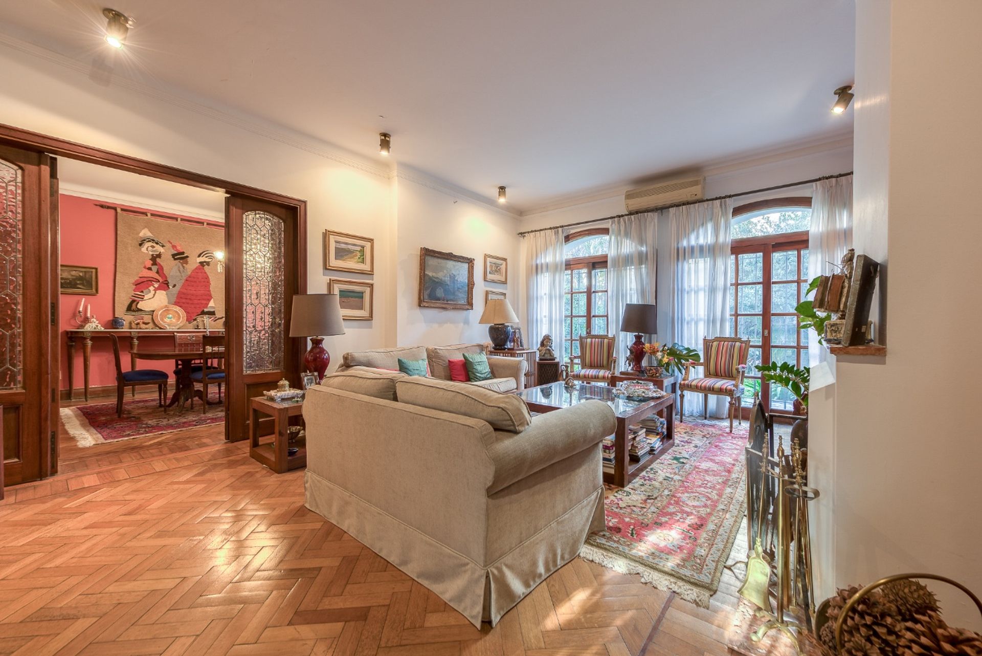 Casa en venta en La Lucila con jardín y pileta