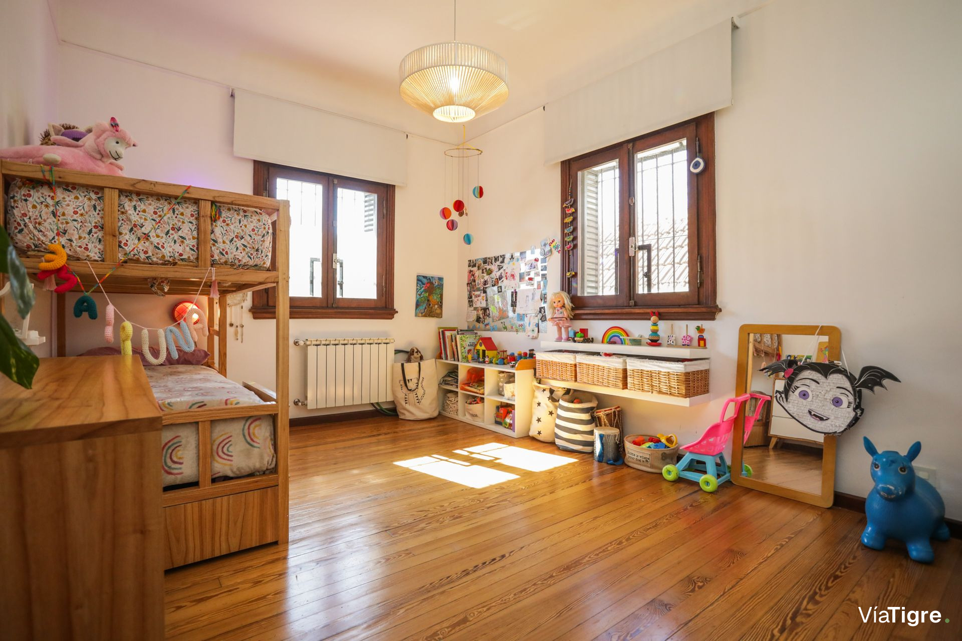 Venta Casa De Revista Olivos Totalmente Equipada