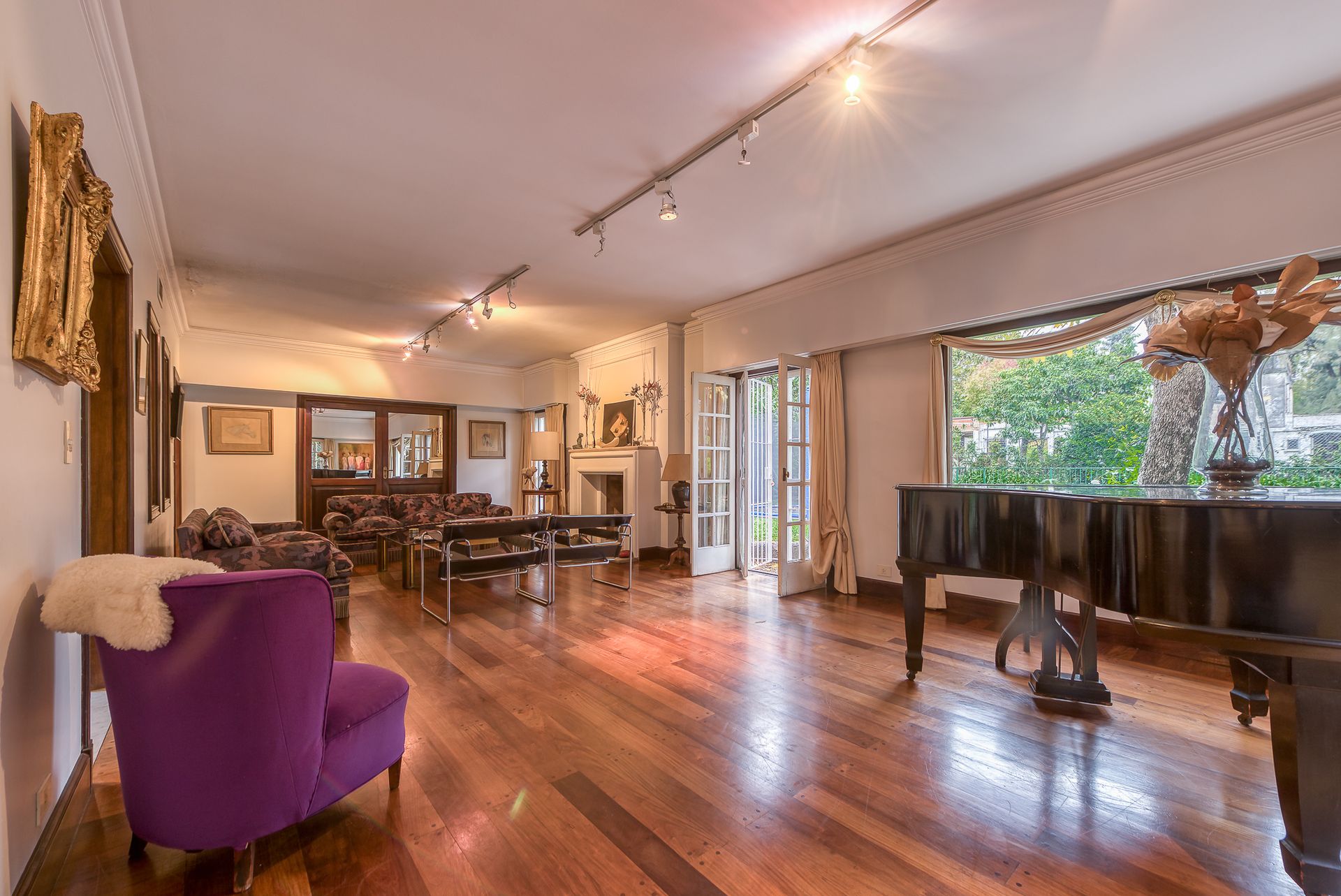 Casa con parque pileta y jardín invierno Boulogne