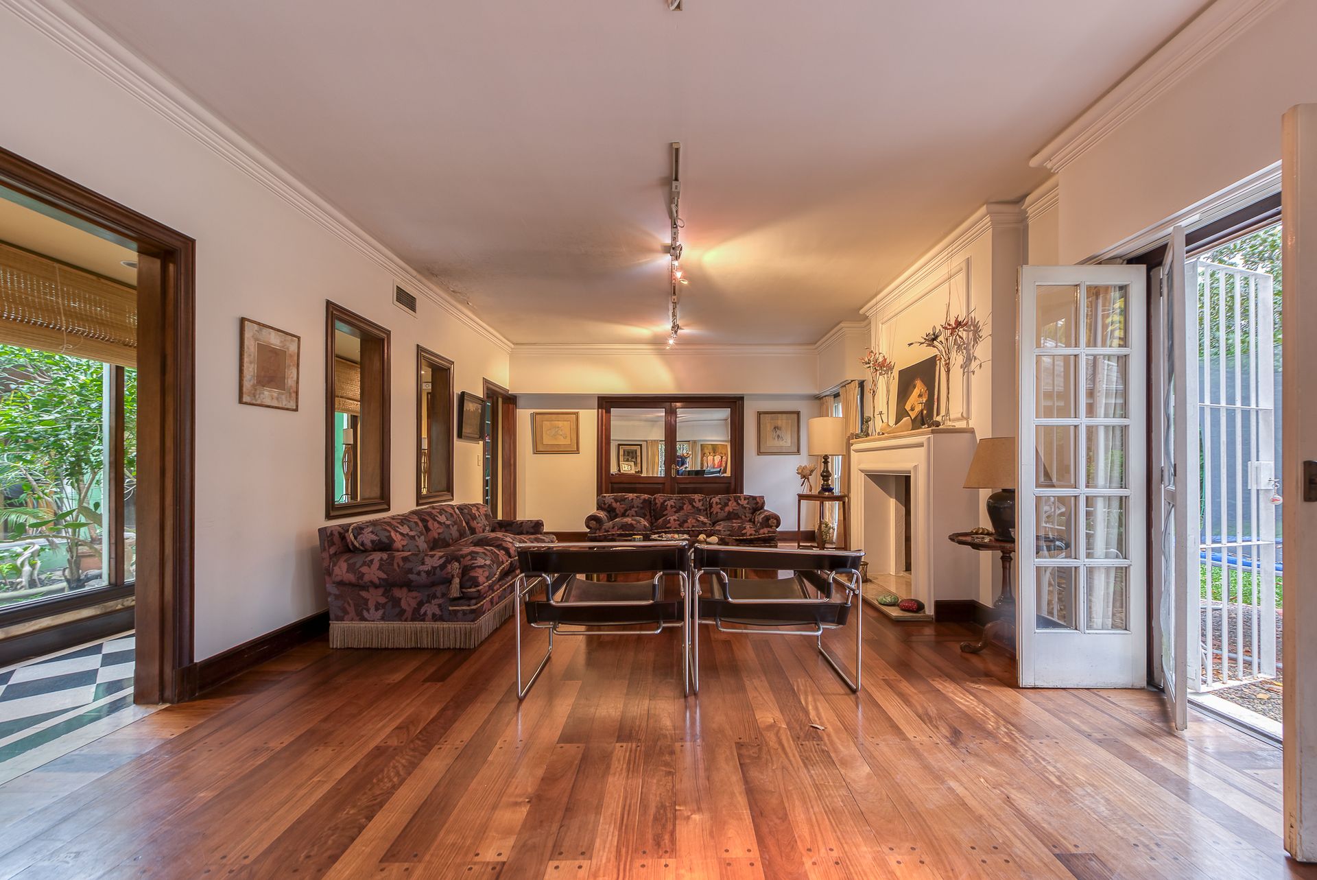 Casa con parque pileta y jardín invierno Boulogne