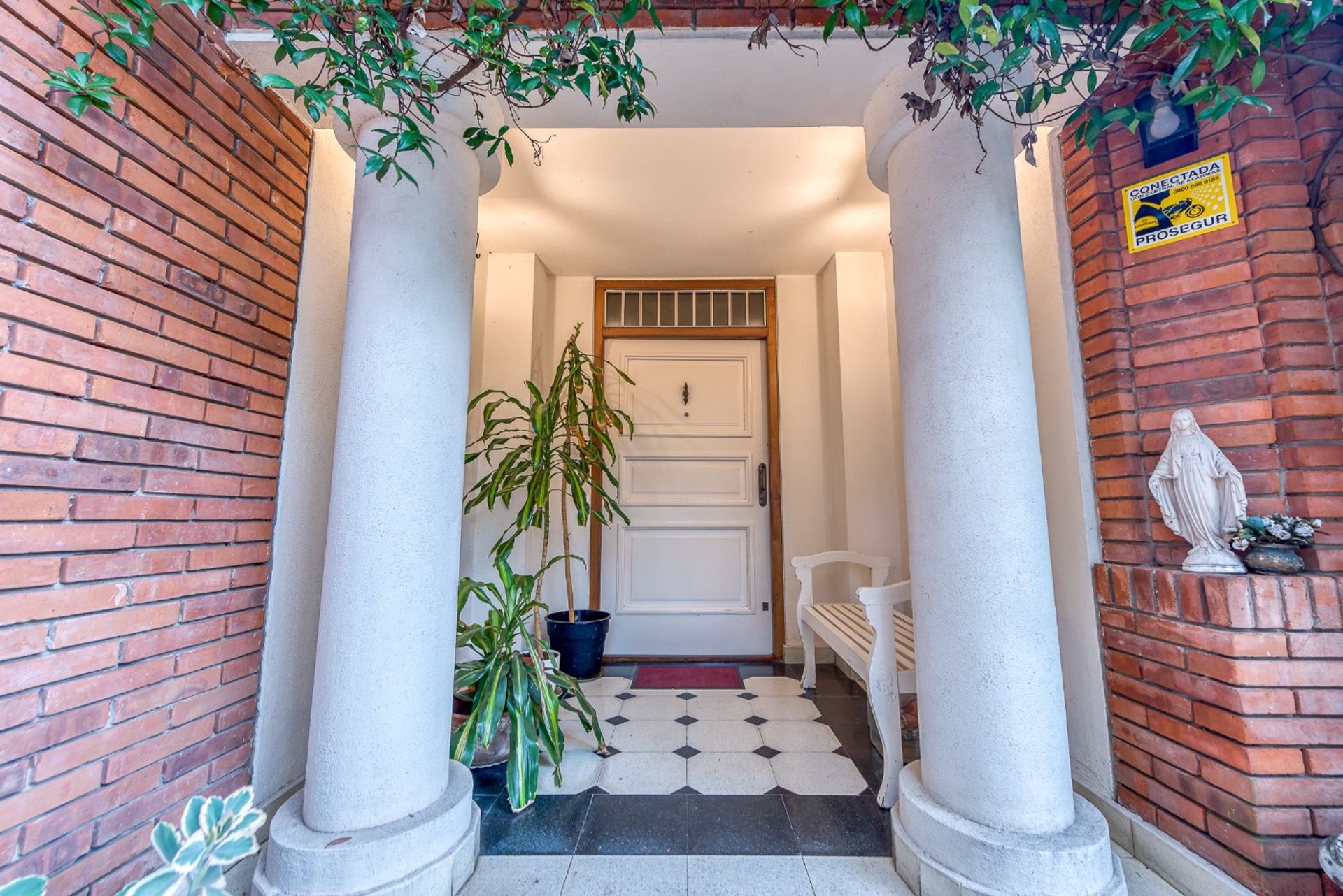Casa con parque pileta y jardín invierno Boulogne