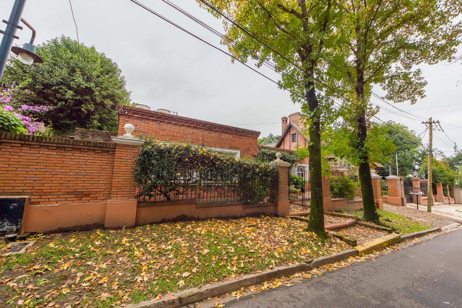 Casa con parque pileta y jardín invierno Boulogne