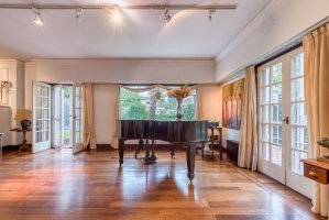 Casa con parque pileta y jardín invierno Boulogne