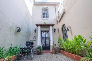 House for Sale in San Fernando – 5 rooms, garden, with garage
