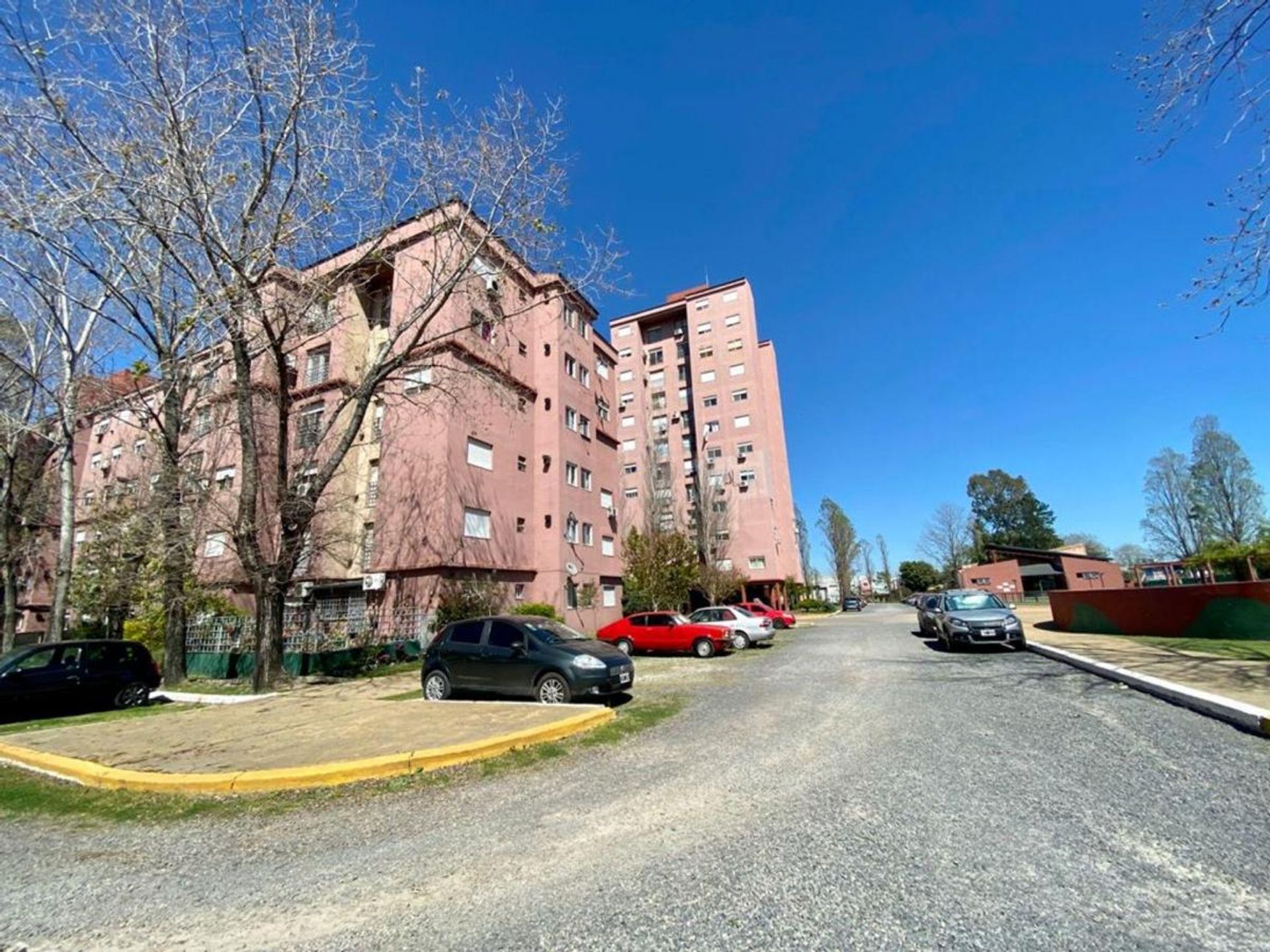 Venta 2 Amb B° Cerrado Ls Alamos USD 39500+ Financ