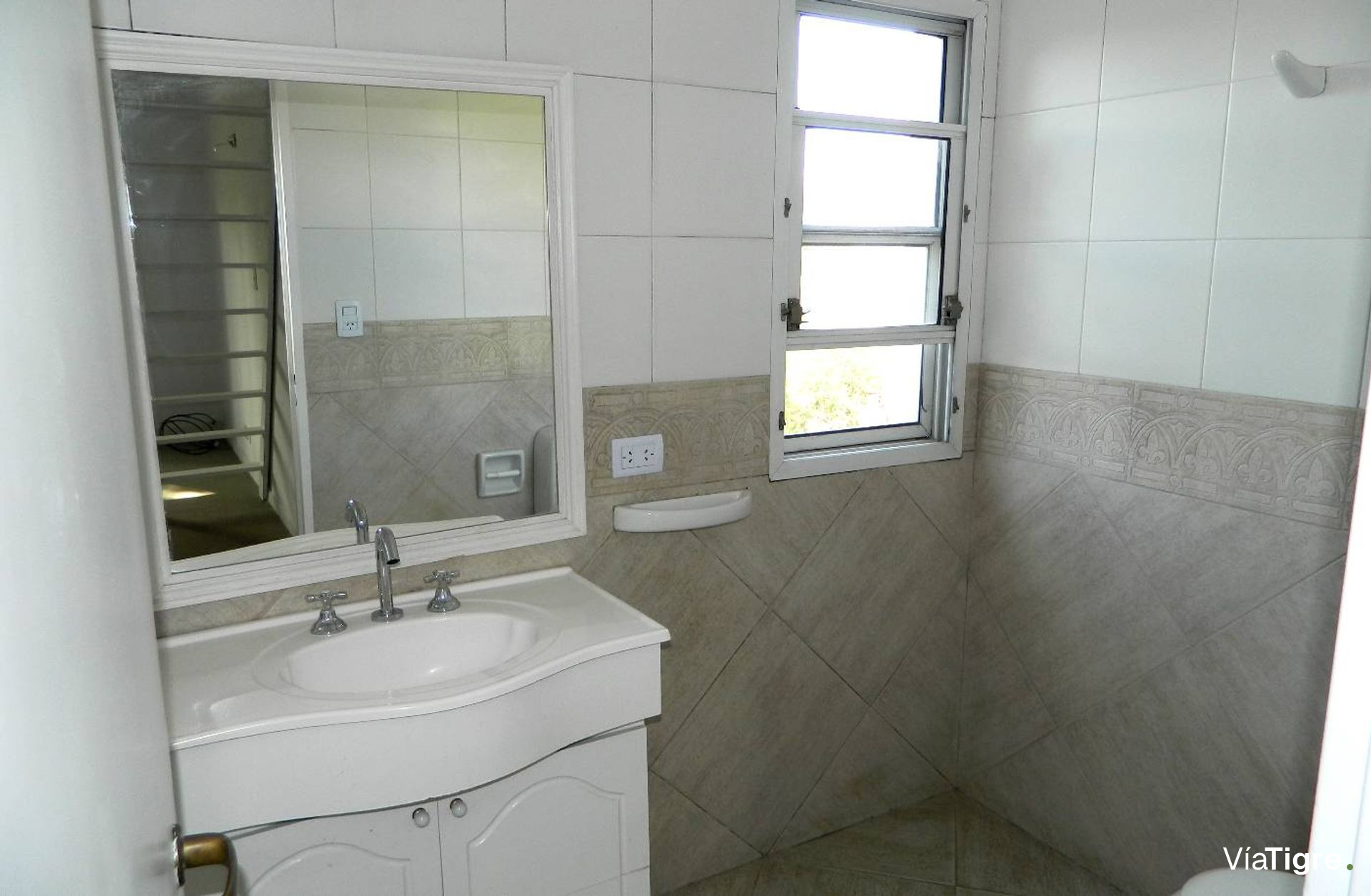 Casa cinco ambientes en Beccar