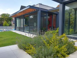 MODERNA CASA Libertador al Río MARTINEZ con RENTA