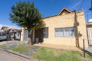 Sale - Casa Martinez, 3 bedrooms, garden, pool, garage