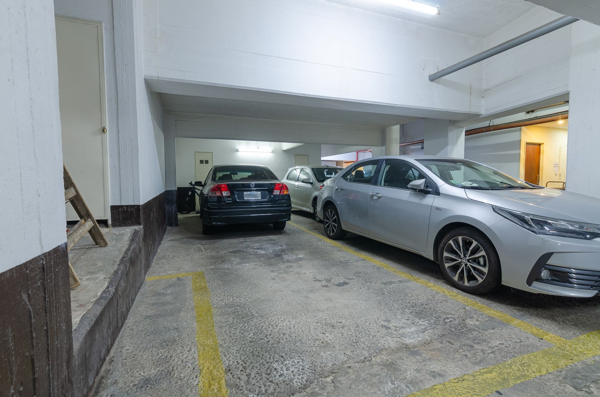 Semi Piso de Categoría c/cochera -Pileta -Parrilla