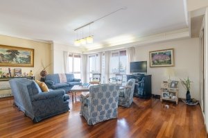 Semi Piso de Categoría c/cochera -Pileta -Parrilla