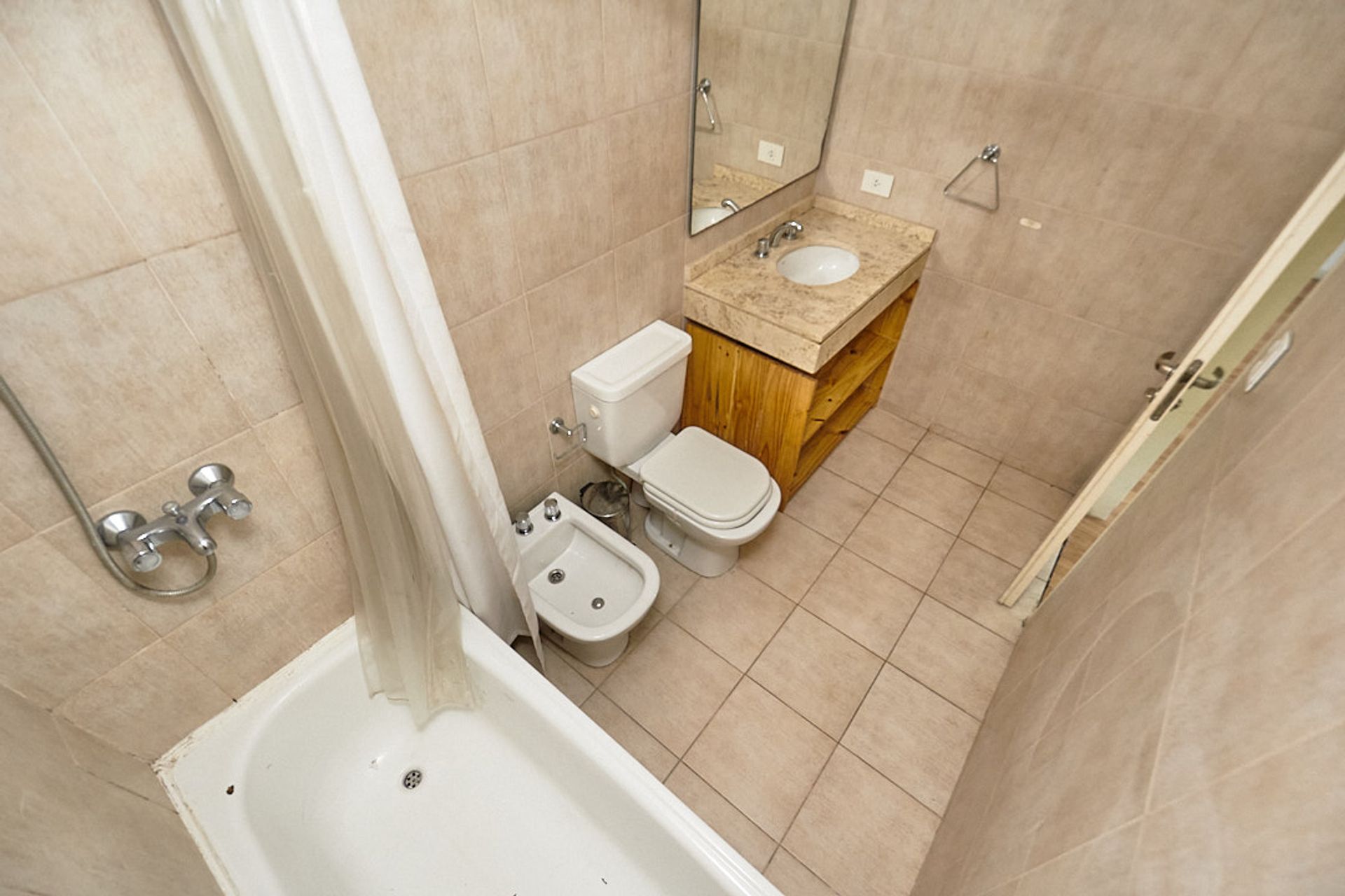 Venta dpto 2 amb con balcón en Ayres San Isidro