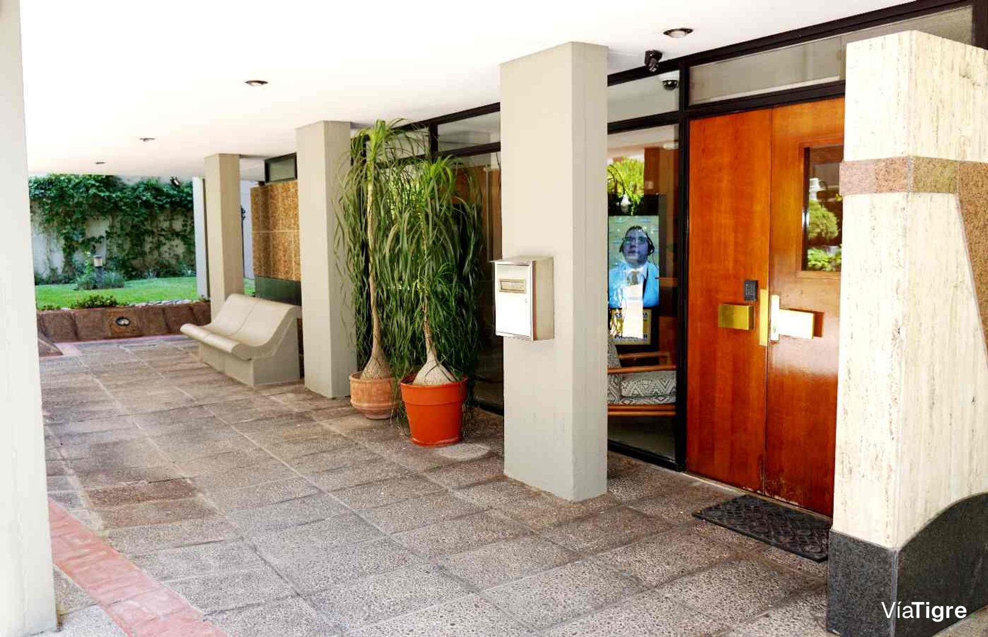Departamento en martínez buena luz