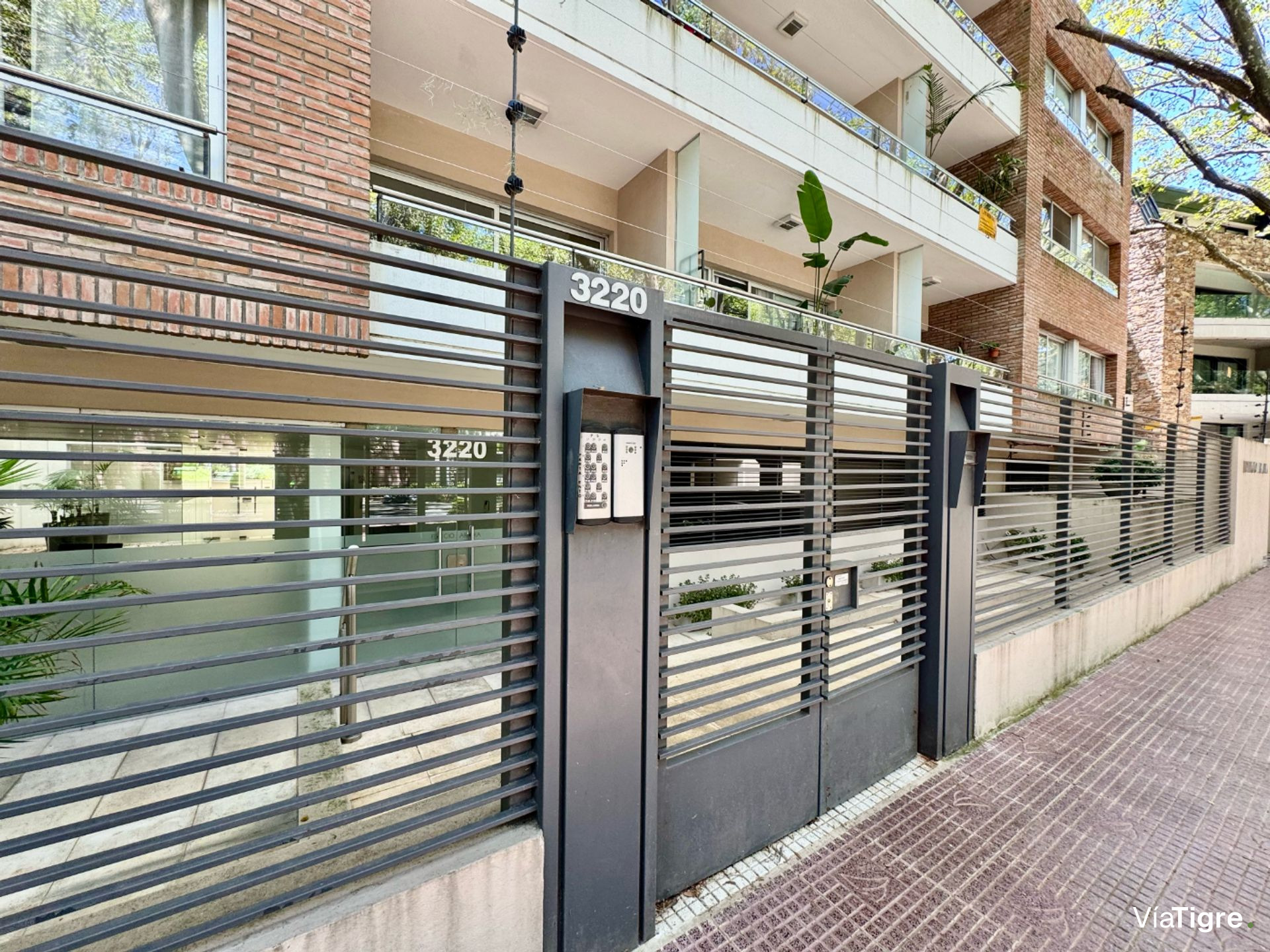 Depto Duplex 2 ambient. Punta Chica Av. Libertador
