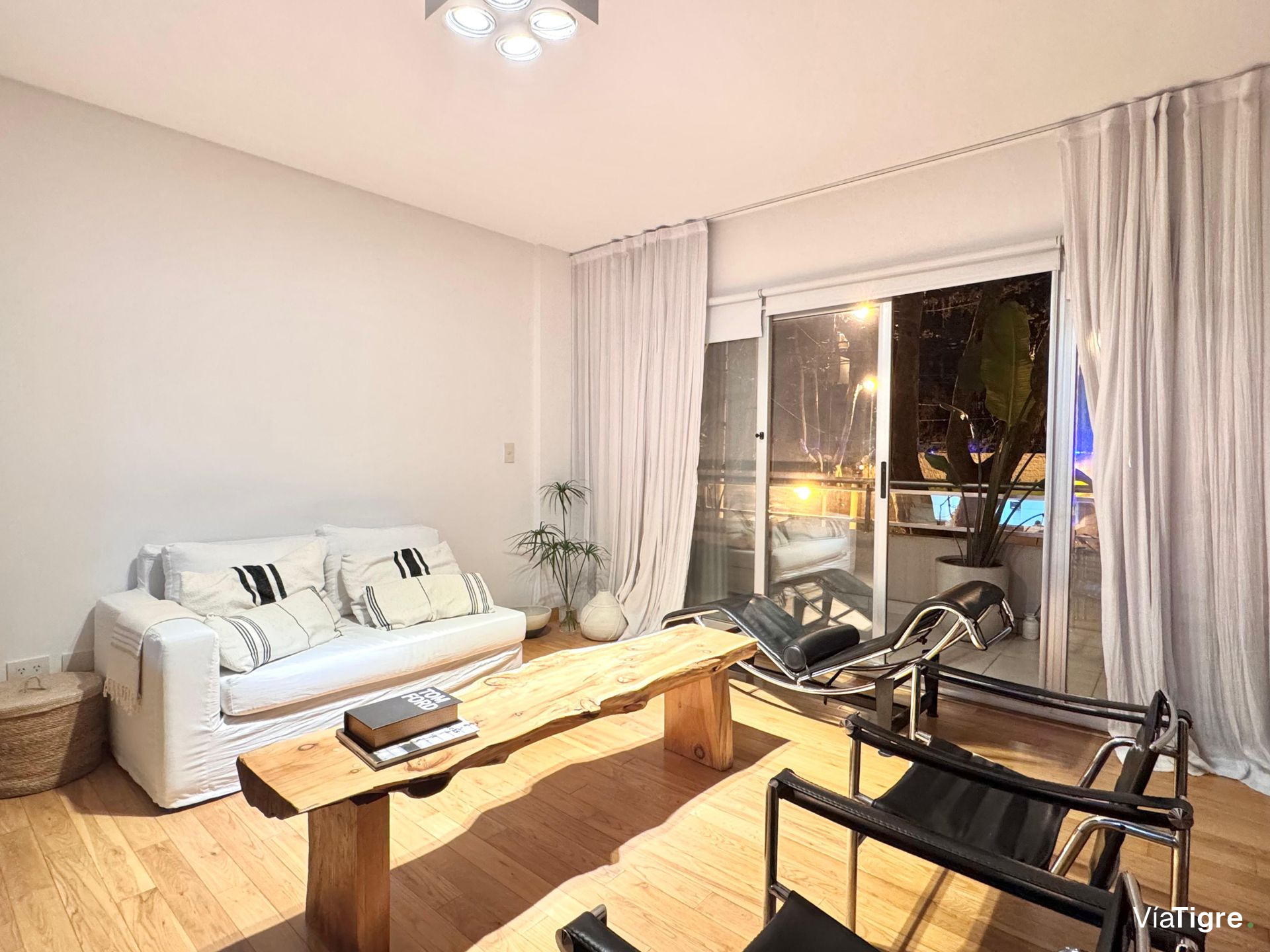 Depto Duplex 2 ambient. Punta Chica Av. Libertador
