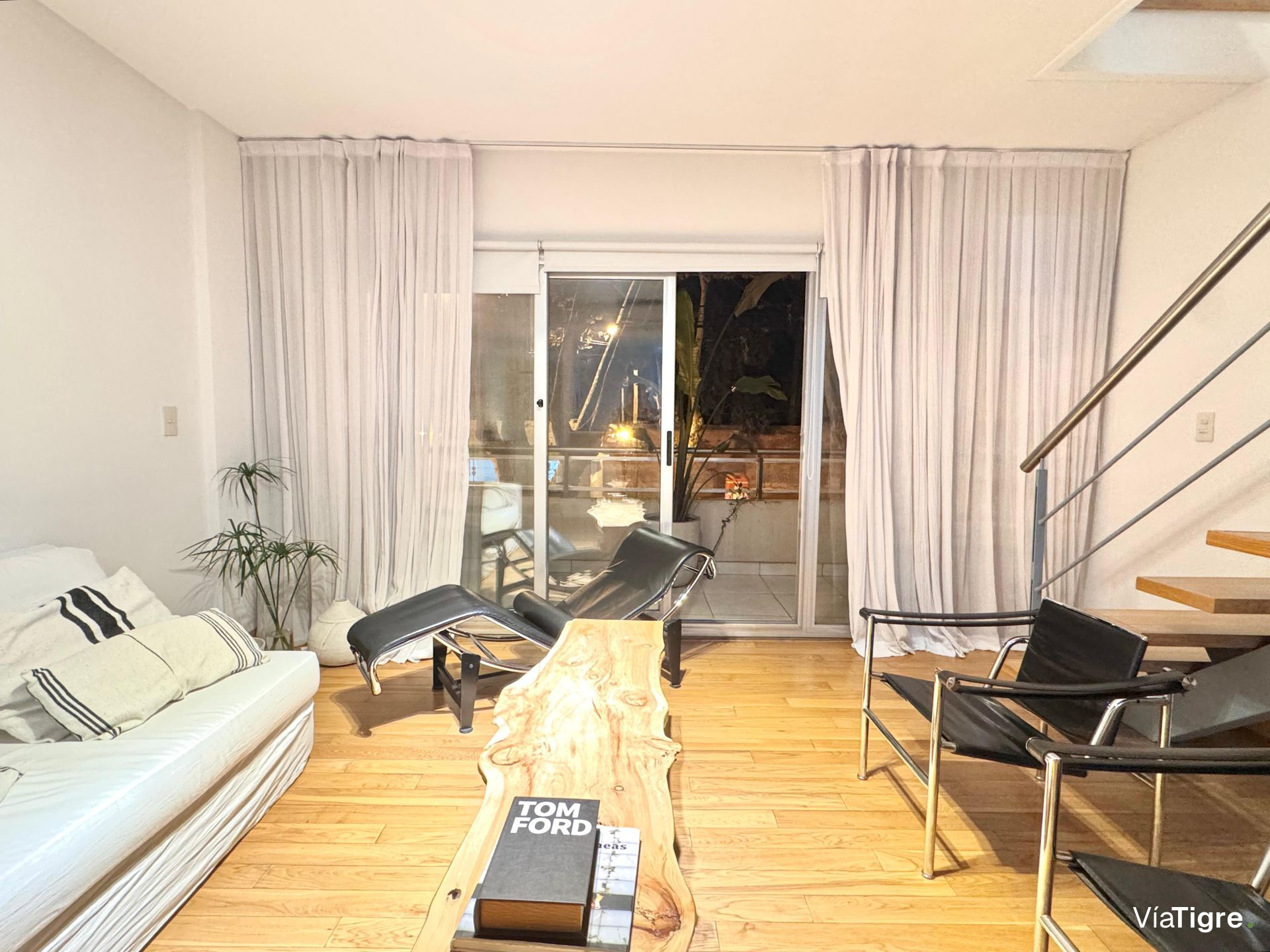 Depto Duplex 2 ambient. Punta Chica Av. Libertador