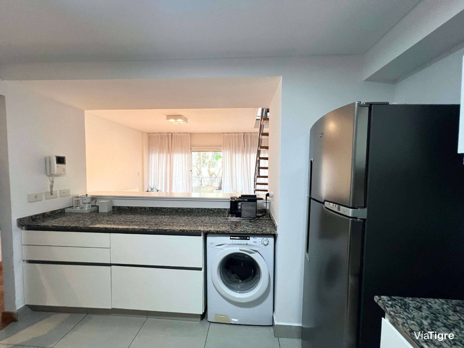 Depto Duplex 2 ambient. Punta Chica Av. Libertador