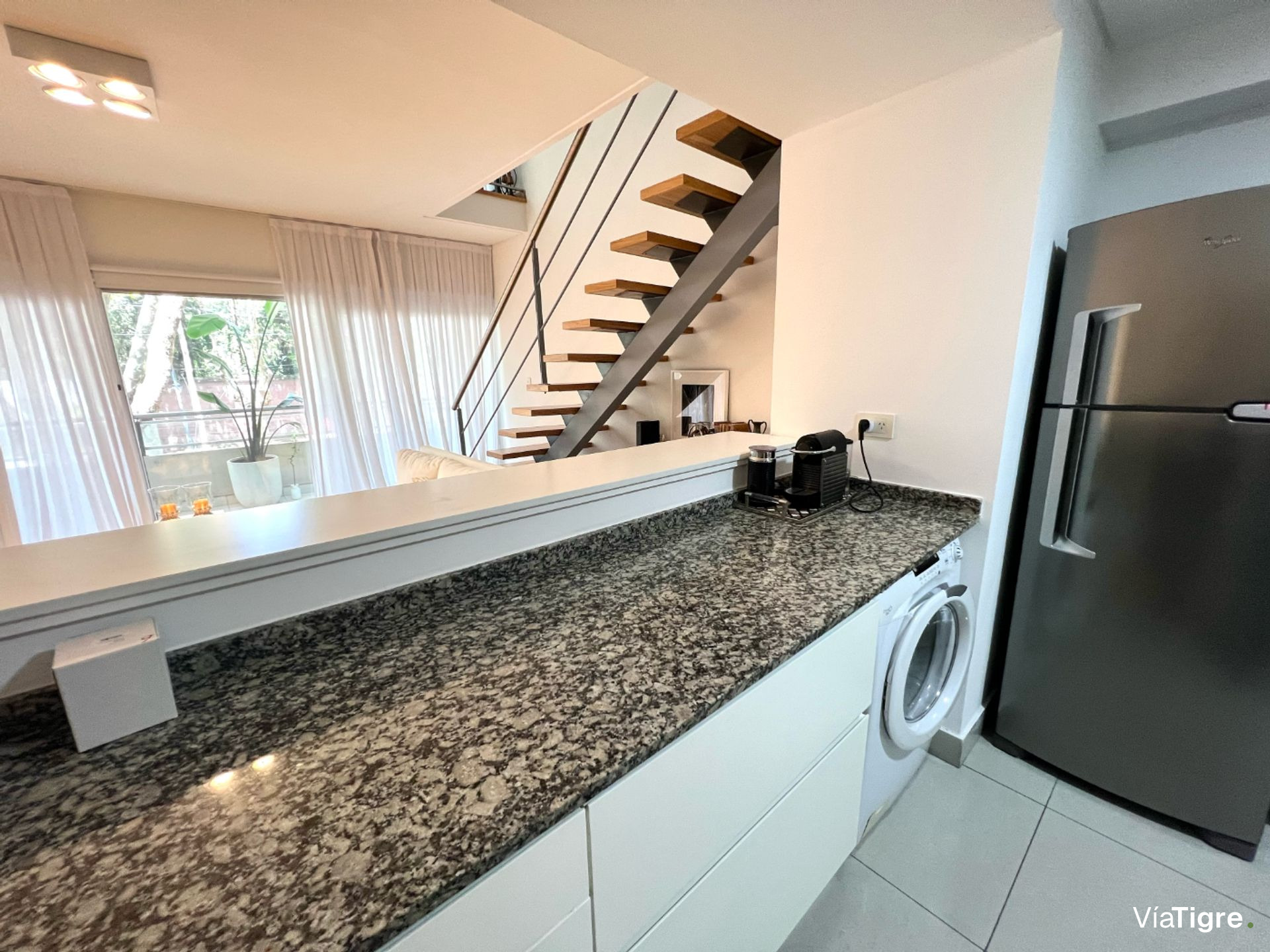 Depto Duplex 2 ambient. Punta Chica Av. Libertador