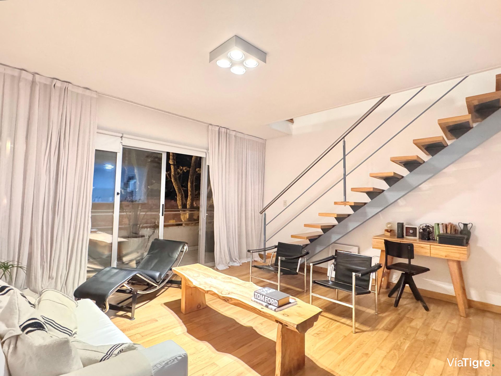 Depto Duplex 2 ambient. Punta Chica Av. Libertador