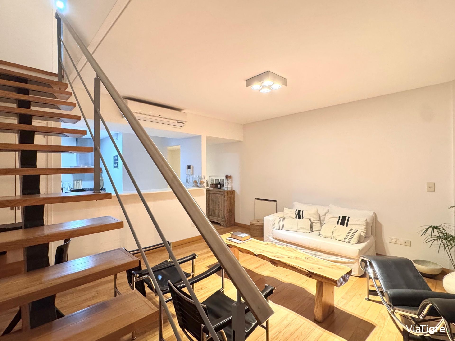 Depto Duplex 2 ambient. Punta Chica Av. Libertador