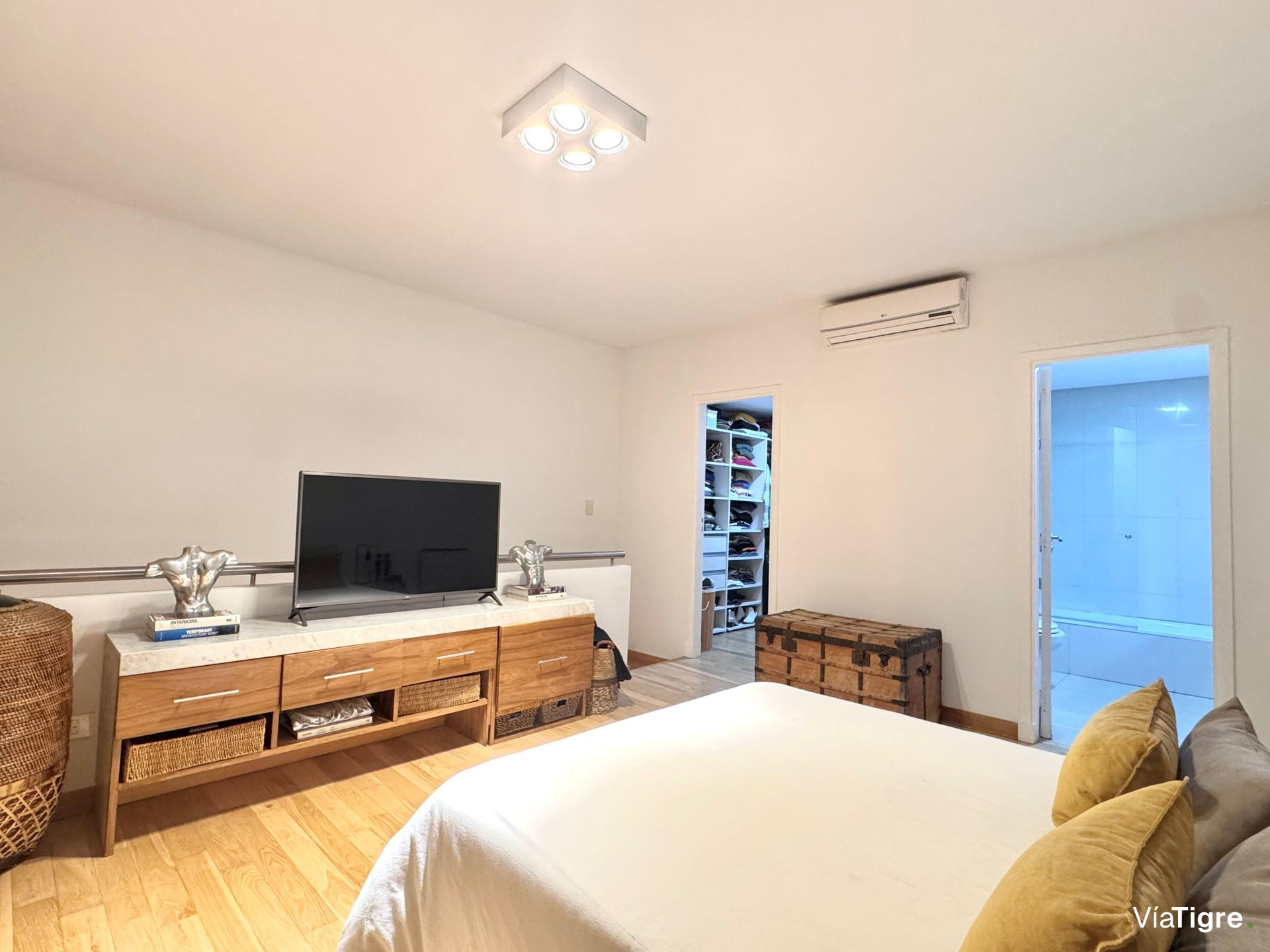 Depto Duplex 2 ambient. Punta Chica Av. Libertador
