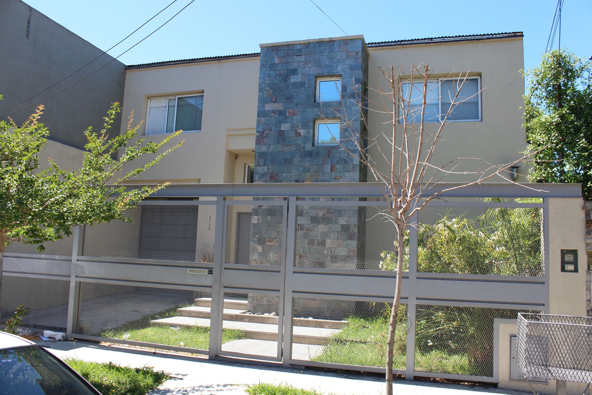 5-room house for sale with patio and pool MARTINEZ