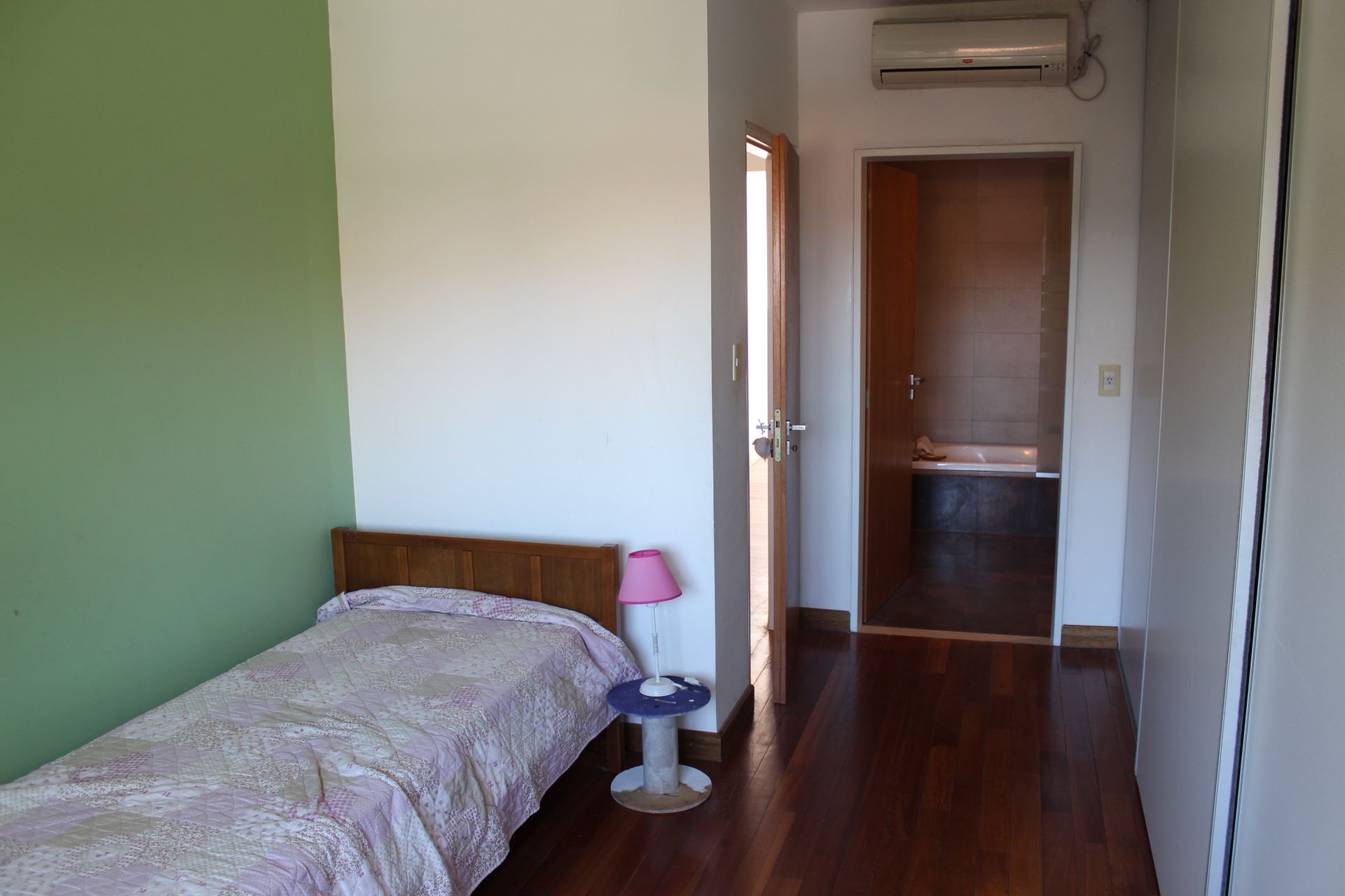 Venta Casa 5 ambientes con patio y pileta MARTINEZ