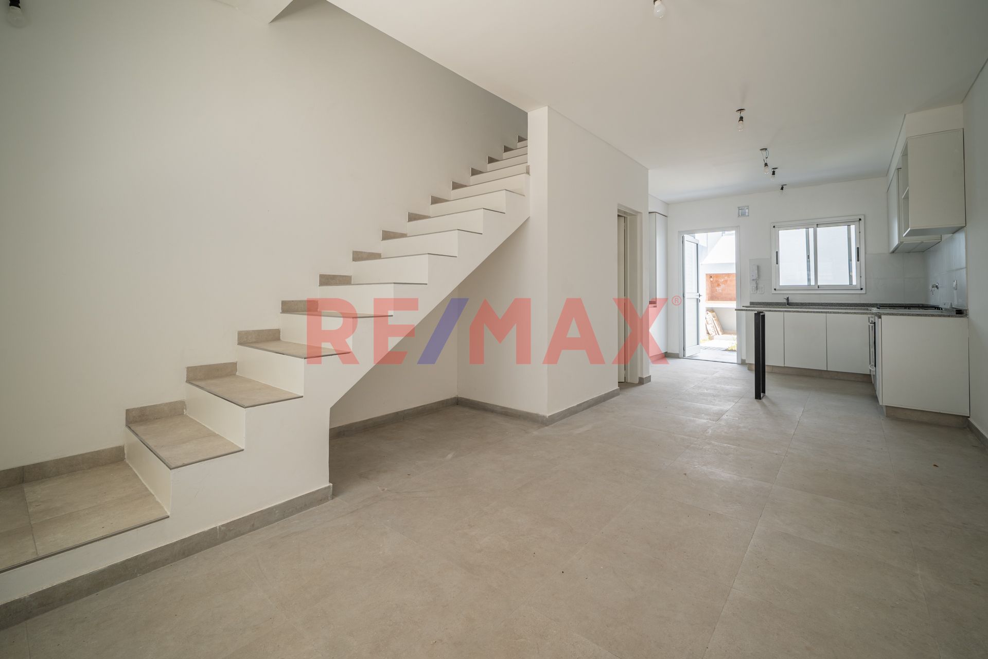 Duplex a estrenar, 3 hab, coch, parque y parrilla