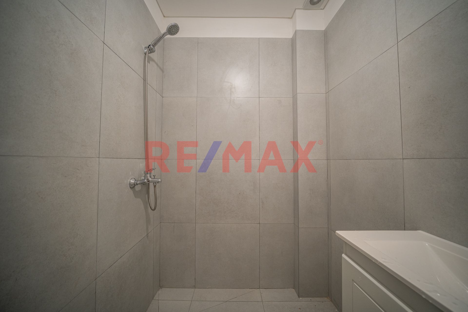 Duplex a estrenar, 3 hab, coch, parque y parrilla
