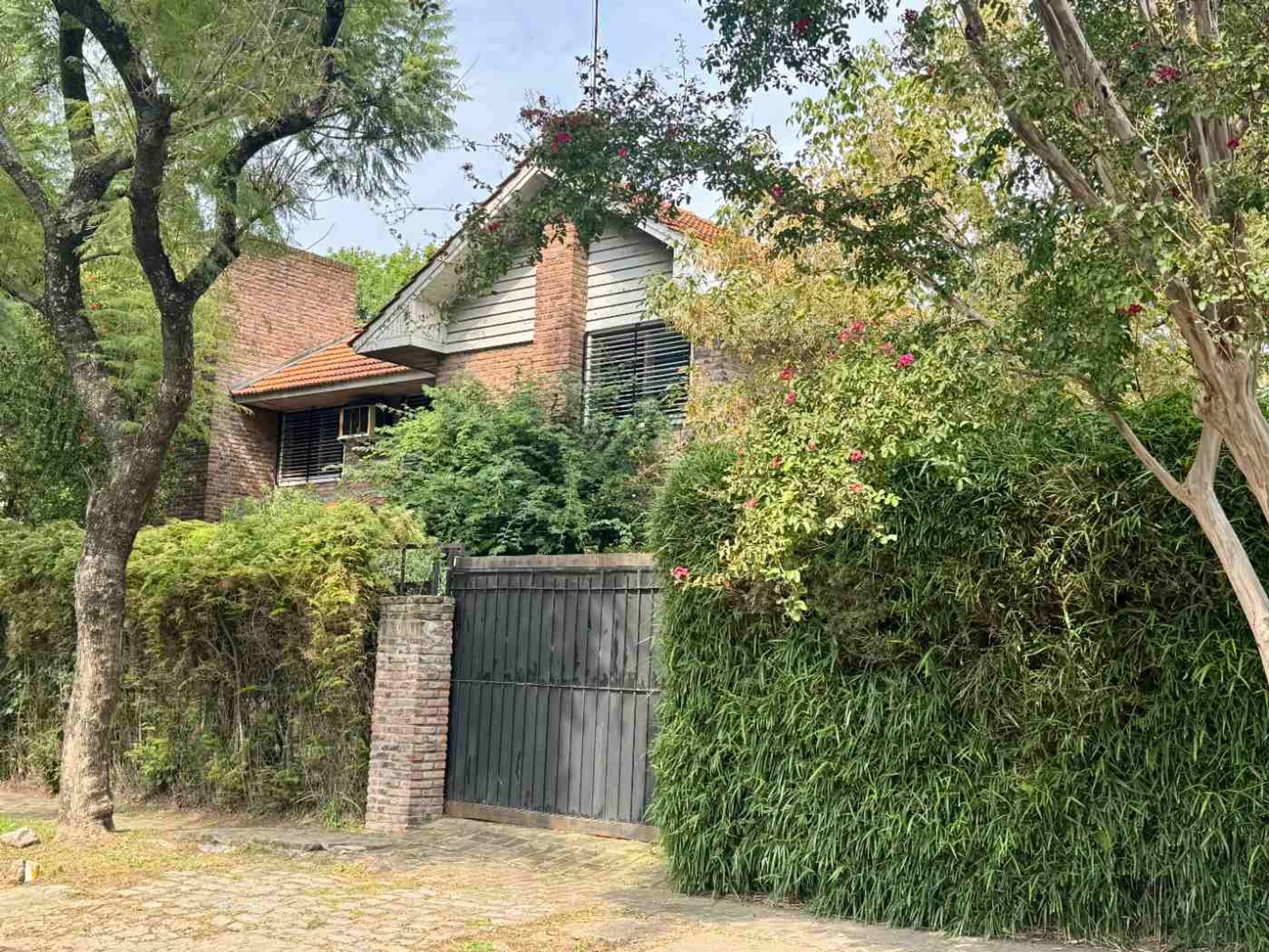 CASA TERRENO Las Lomas de San Isidro Beccar