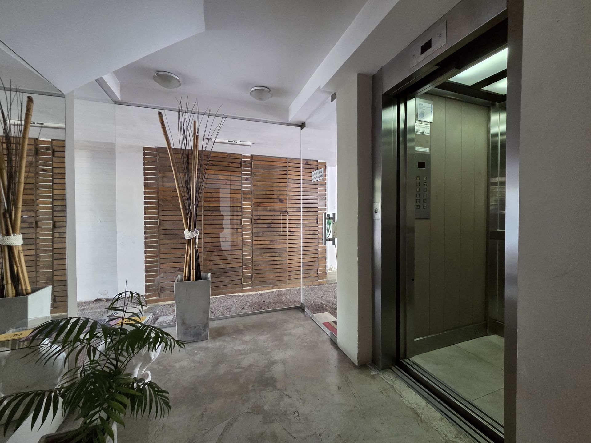 Venta Depto Dos Amb Con Balcón, Terraza Y Cochera