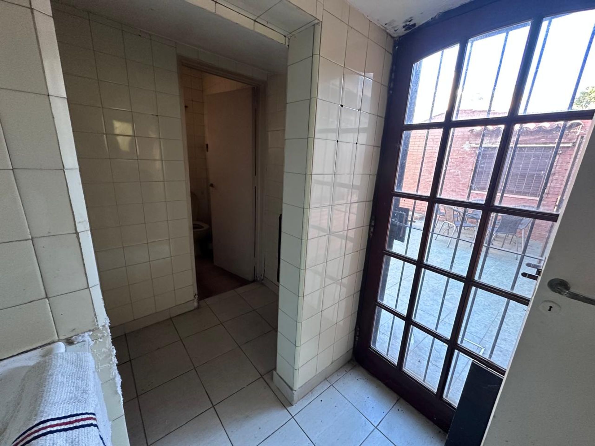 CASA EN ZONA RESIDENCIAL DE OLIVOS 305m2 CON PATIO