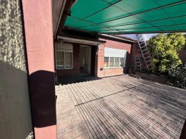 CASA EN ZONA RESIDENCIAL DE OLIVOS 305m2 CON PATIO