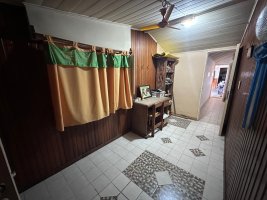 CASA EN ZONA RESIDENCIAL DE OLIVOS 305m2 CON PATIO