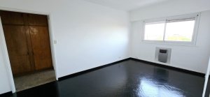 Apartment for Sale: 2-room Spacious - Florida O.
