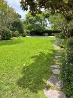 House for sale in Acassuso with garden, pool, and garage.