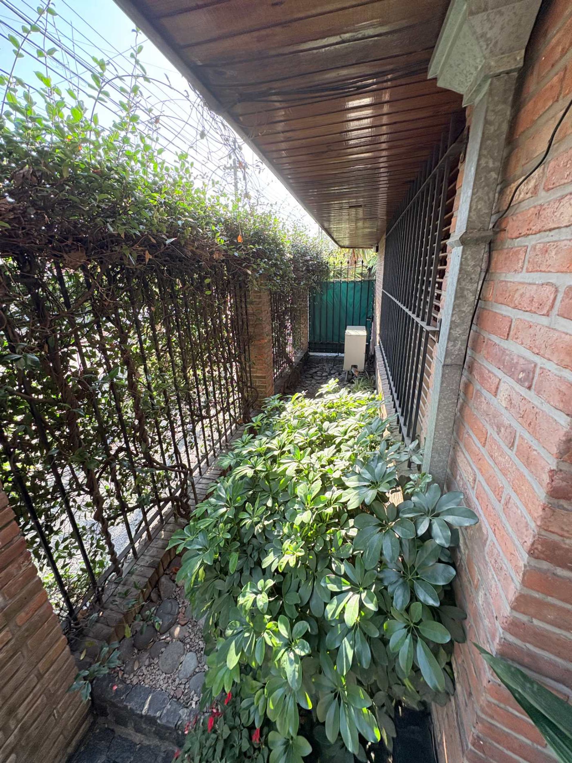 Venta casa 4 dormitorios Martinez Permuta