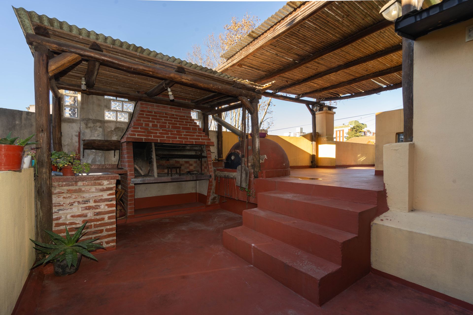 Casa En Venta Con Cochera, Patio Y Terraza Florida