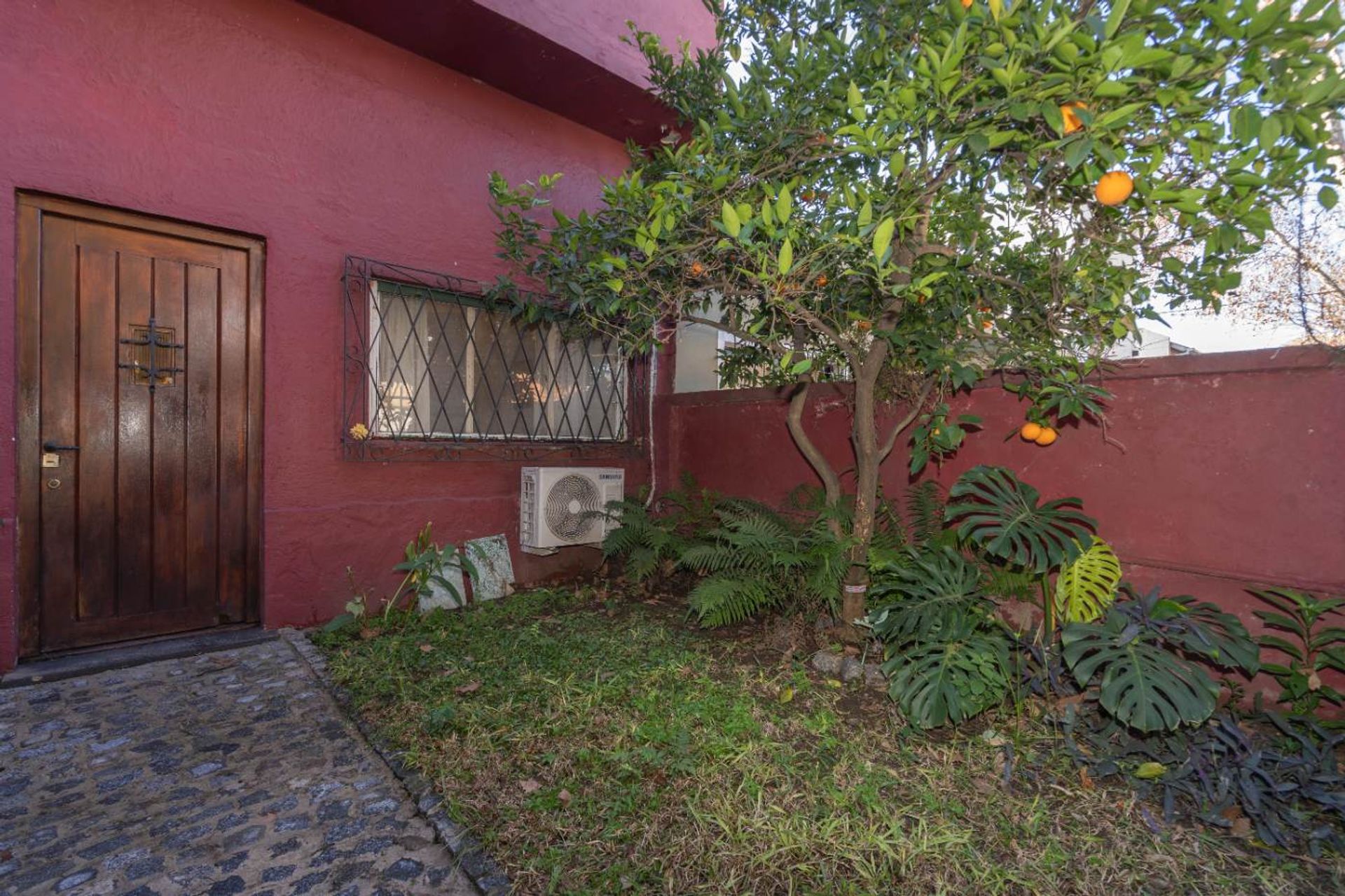 Casa En Venta Con Cochera, Patio Y Terraza Florida