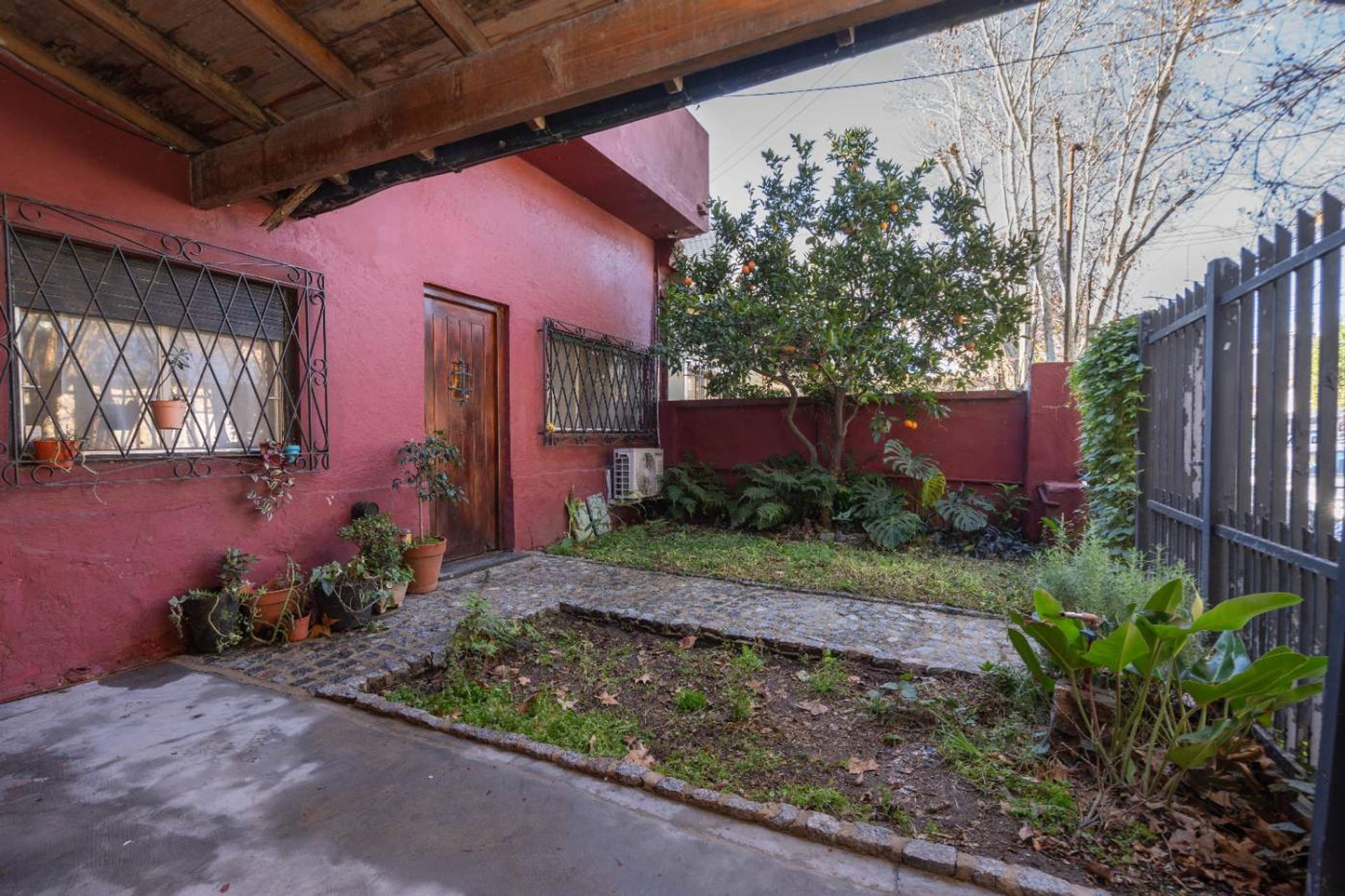 Casa En Venta Con Cochera, Patio Y Terraza Florida