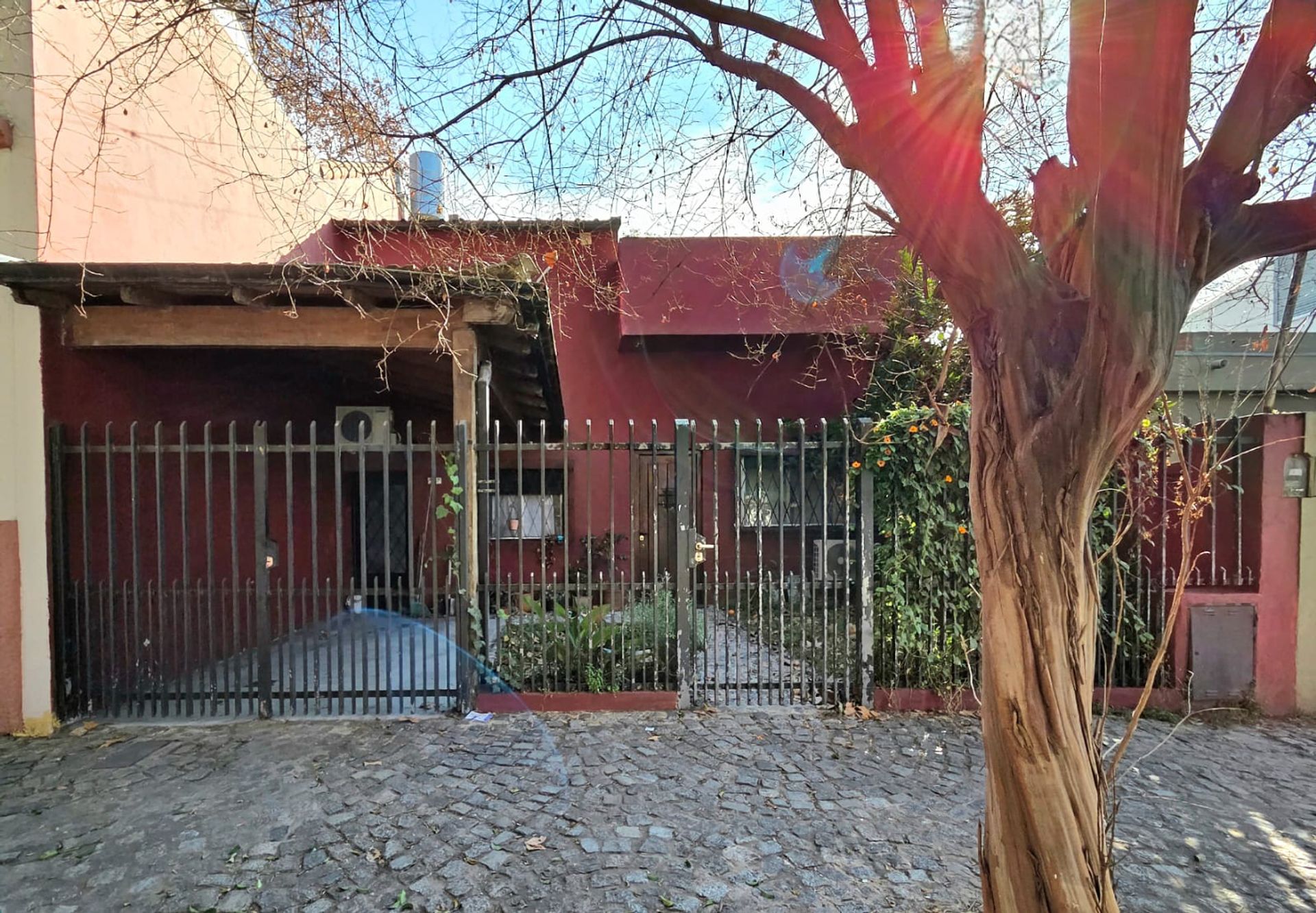 Casa En Venta Con Cochera, Patio Y Terraza Florida